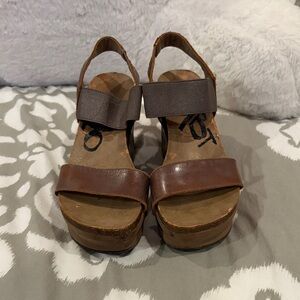 Elegant Brown Platform Sandals